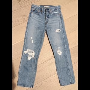 Levi's Women's Premium Wedgie Ripped Jeans, size 25